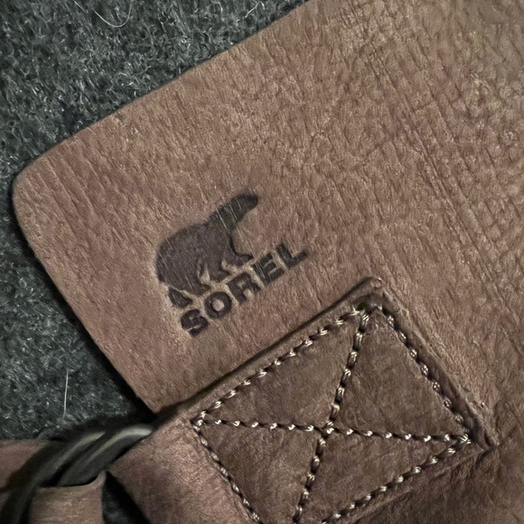 Final Mega Sale!! Sorel Leather & Boiled Wool Heavy-Duty yet Stylish Boots! - Picture 5 of 8